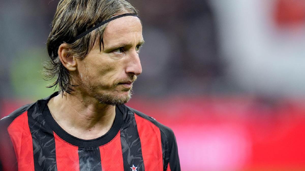 Luka Modrić u dresu Milana protiv Napolija