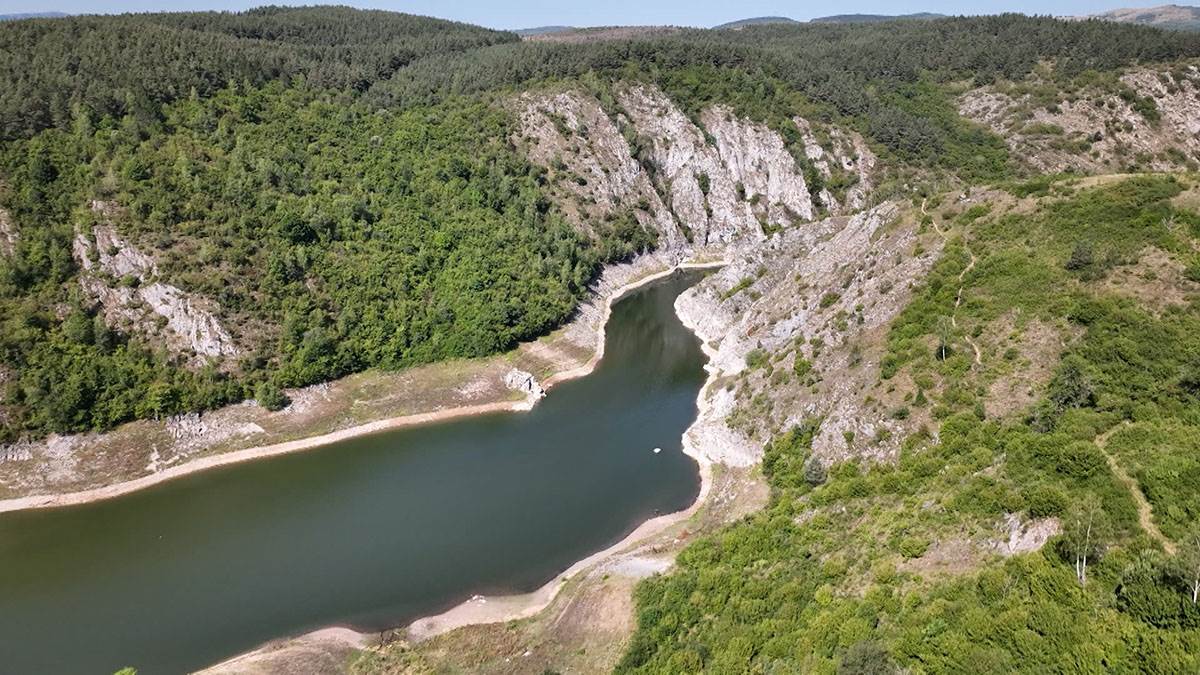 SA-ZIKOM-S03-EP01-SJENICA-03 copy.jpg