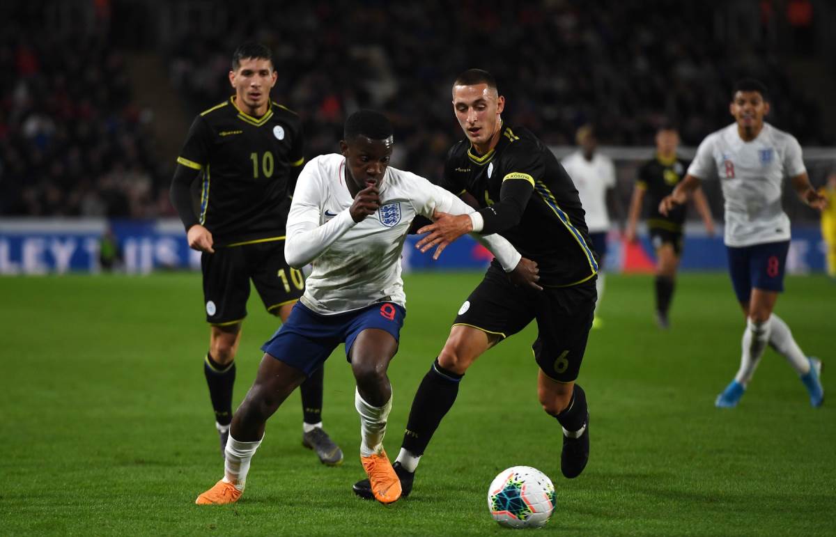 Fudbaler Arton Zekaj igra za Kosovo