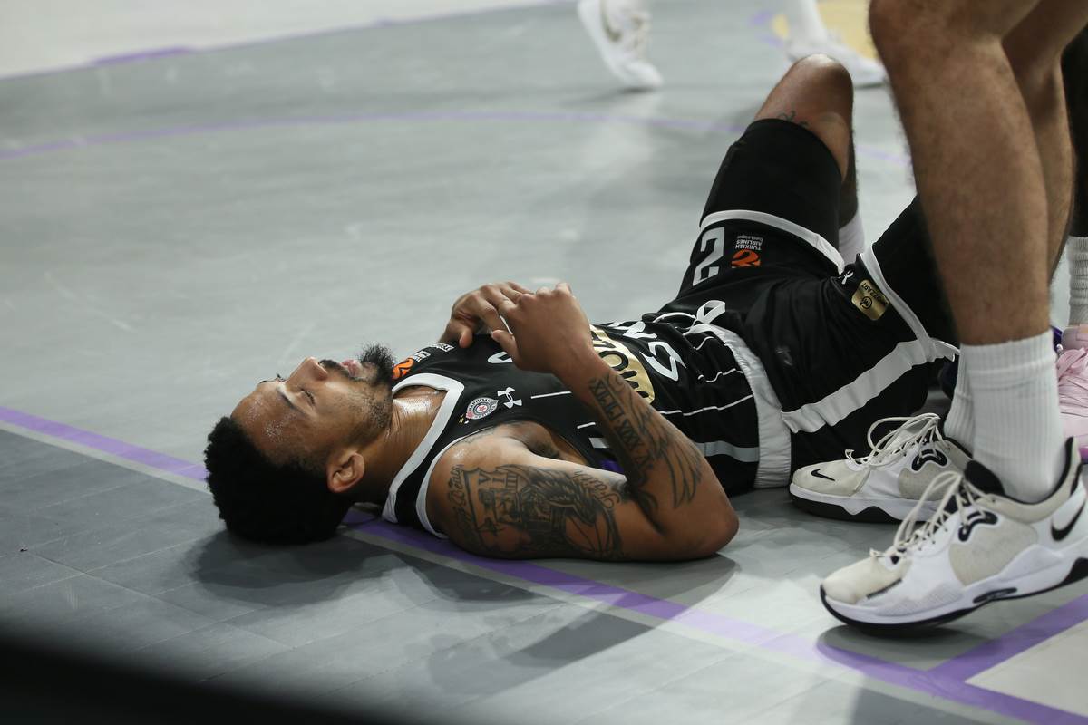 Karlik Džouns u dresu Partizana