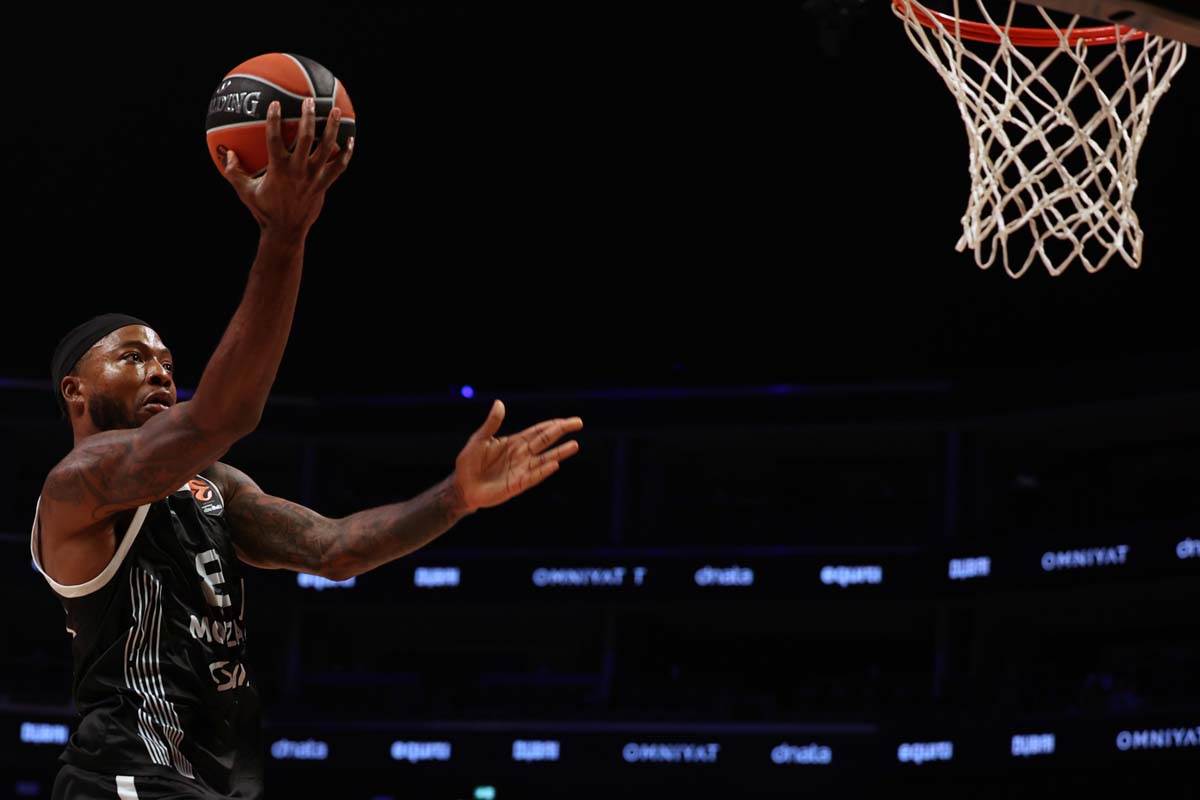 Tajrik Džouns na meču Partizan Dubai