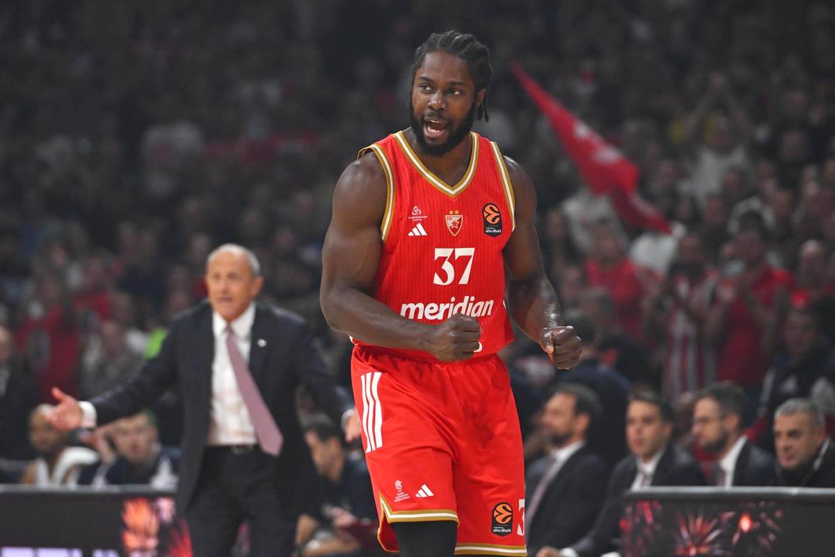 Semi Odželeje slavi poen Zvezde protiv Armanija