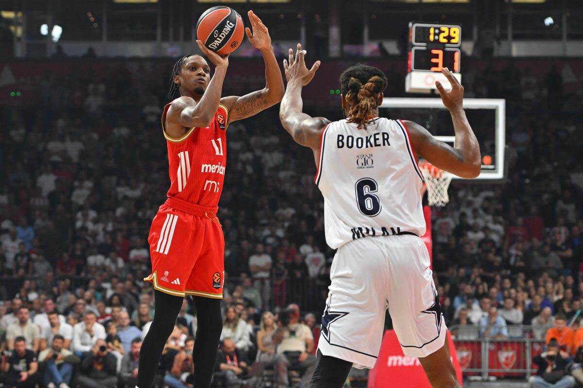 Tajson Karter šutira trojku protiv Armanija