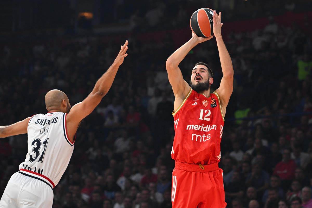 Crvena Zvezda Armani 6.jpg