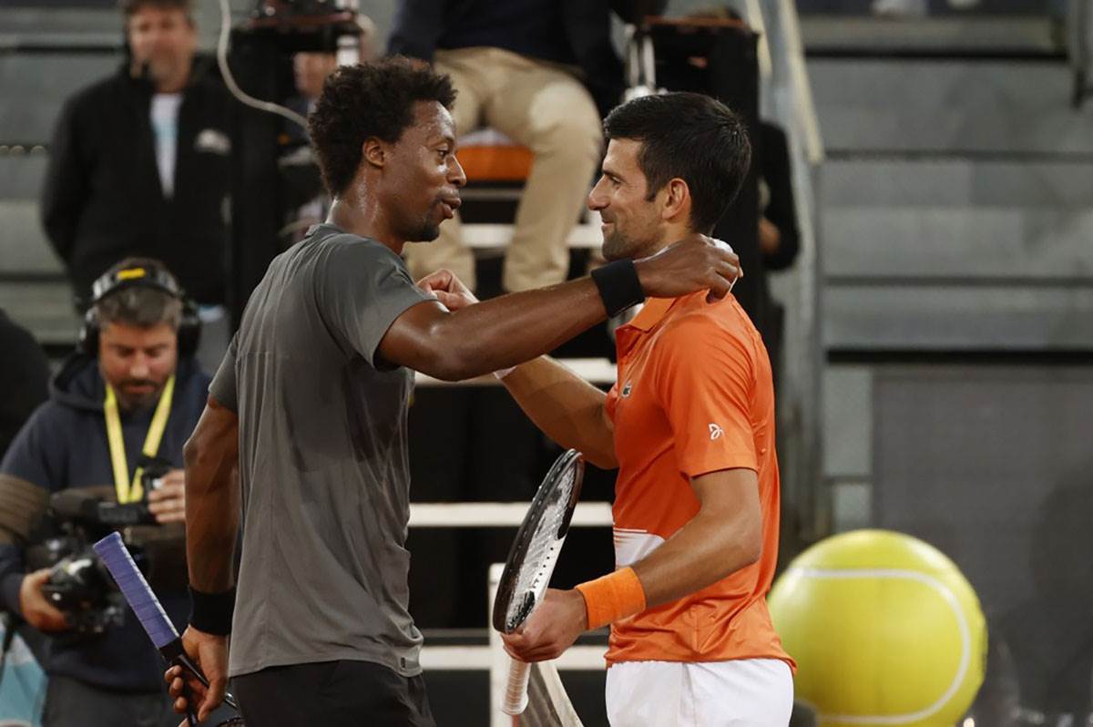 Novak Đoković i Gael Monfis (1).jpg