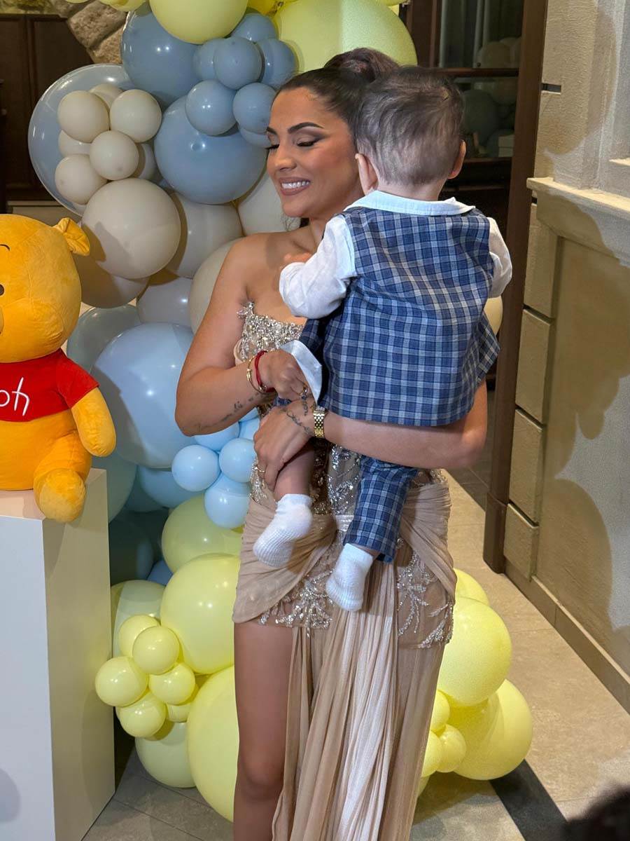 Nadica Ademov sa sinom 3.jpg