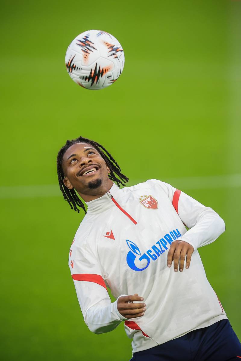 Frenklin Tebo Učena na treningu pred Porto Zvezda