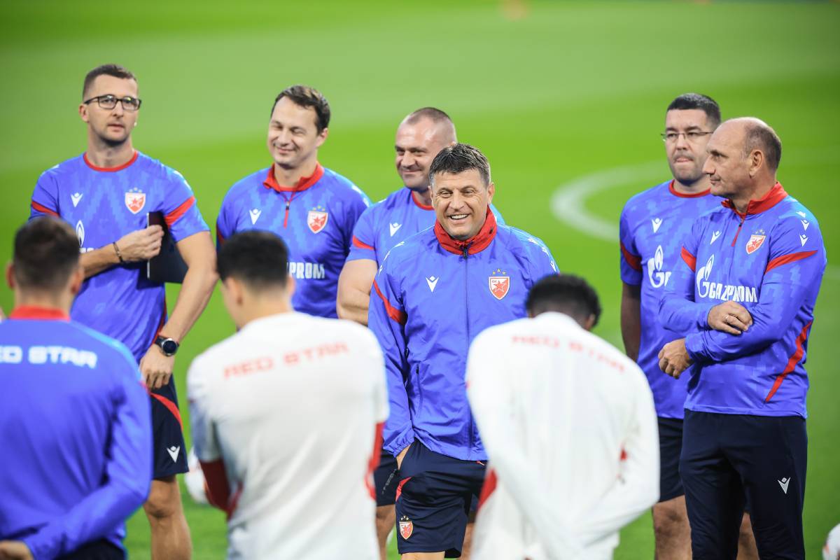 Vladan Milojević na treningu pred Porto Zvezda