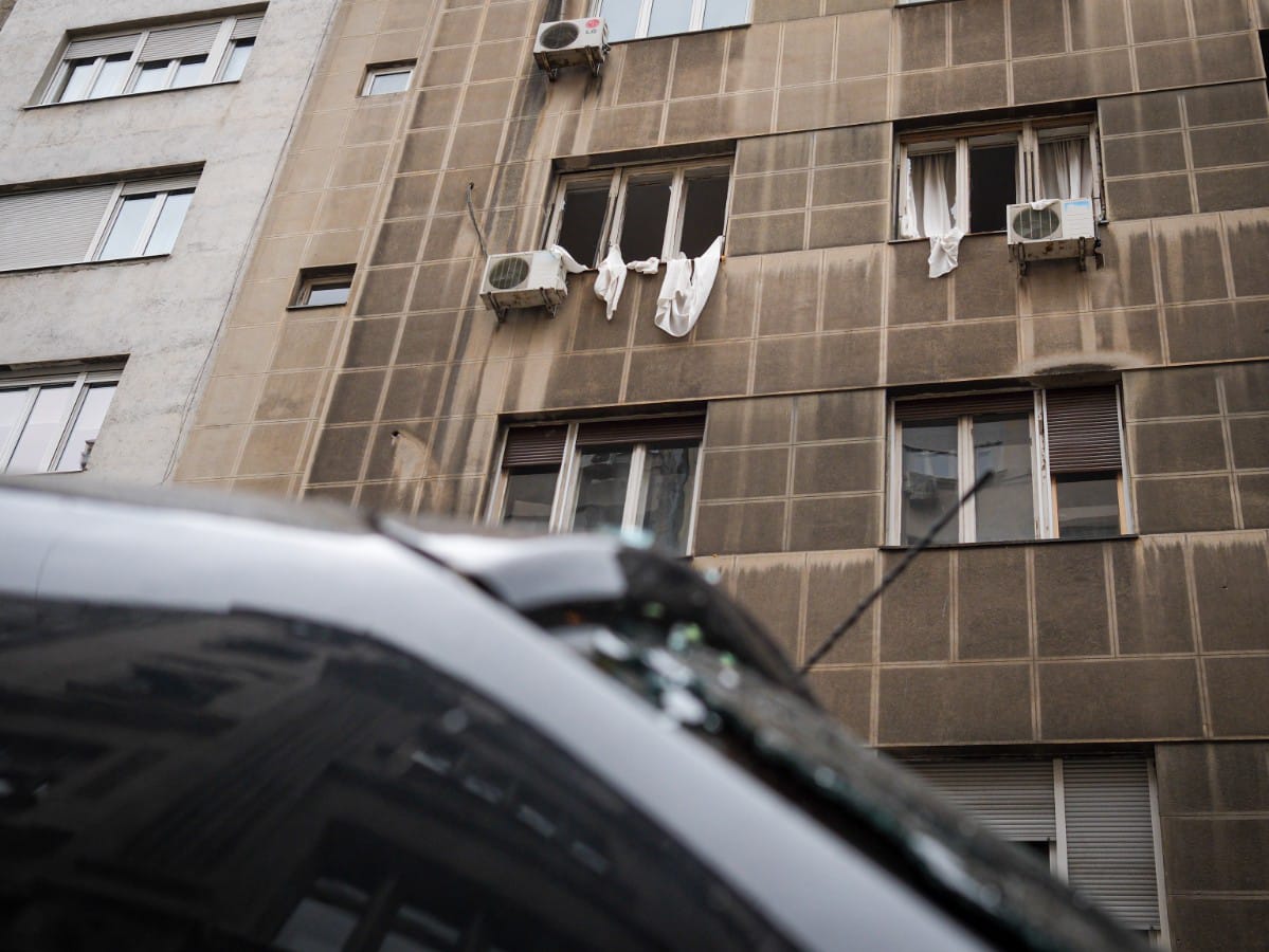 Oštećena zgrada u Kosovskoj (2).jpeg