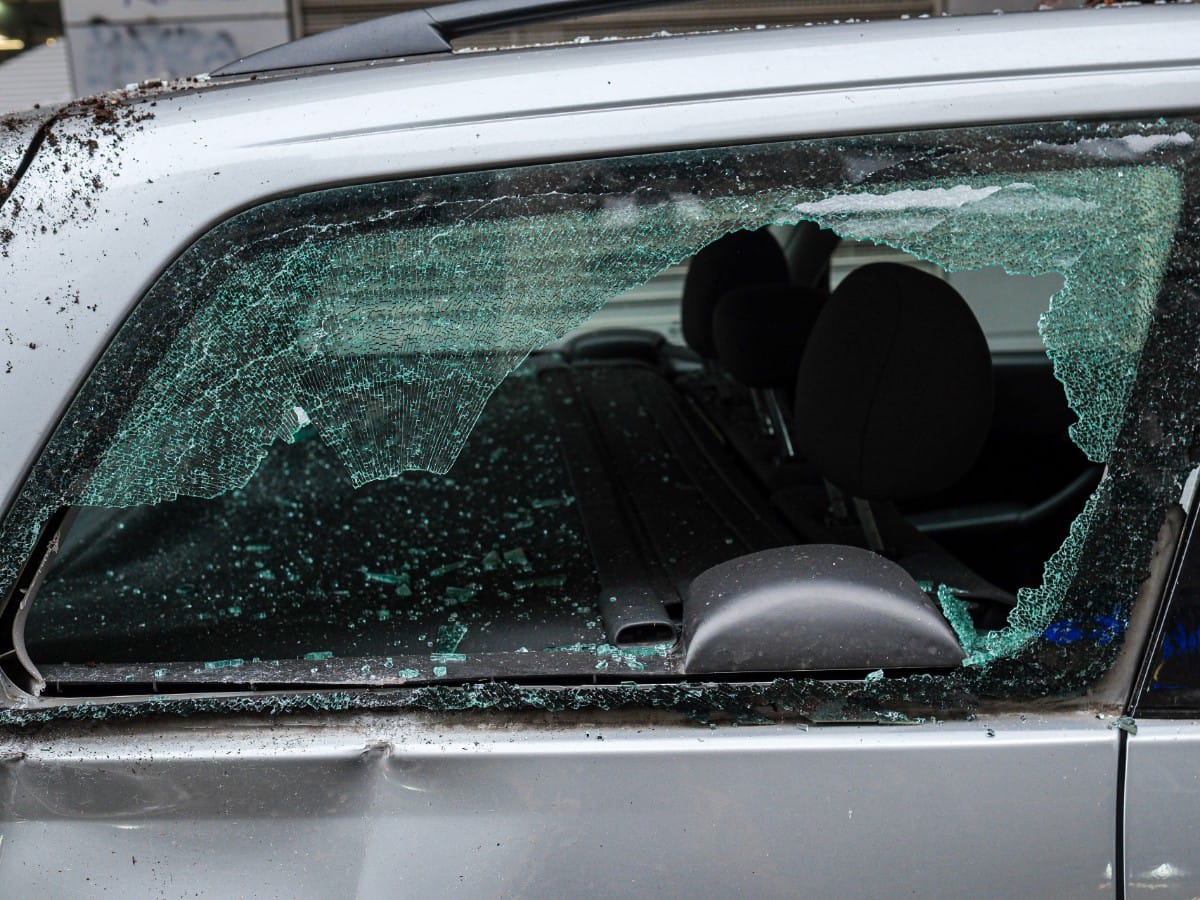 Oštećena zgrada u Kosovskoj (6).jpeg