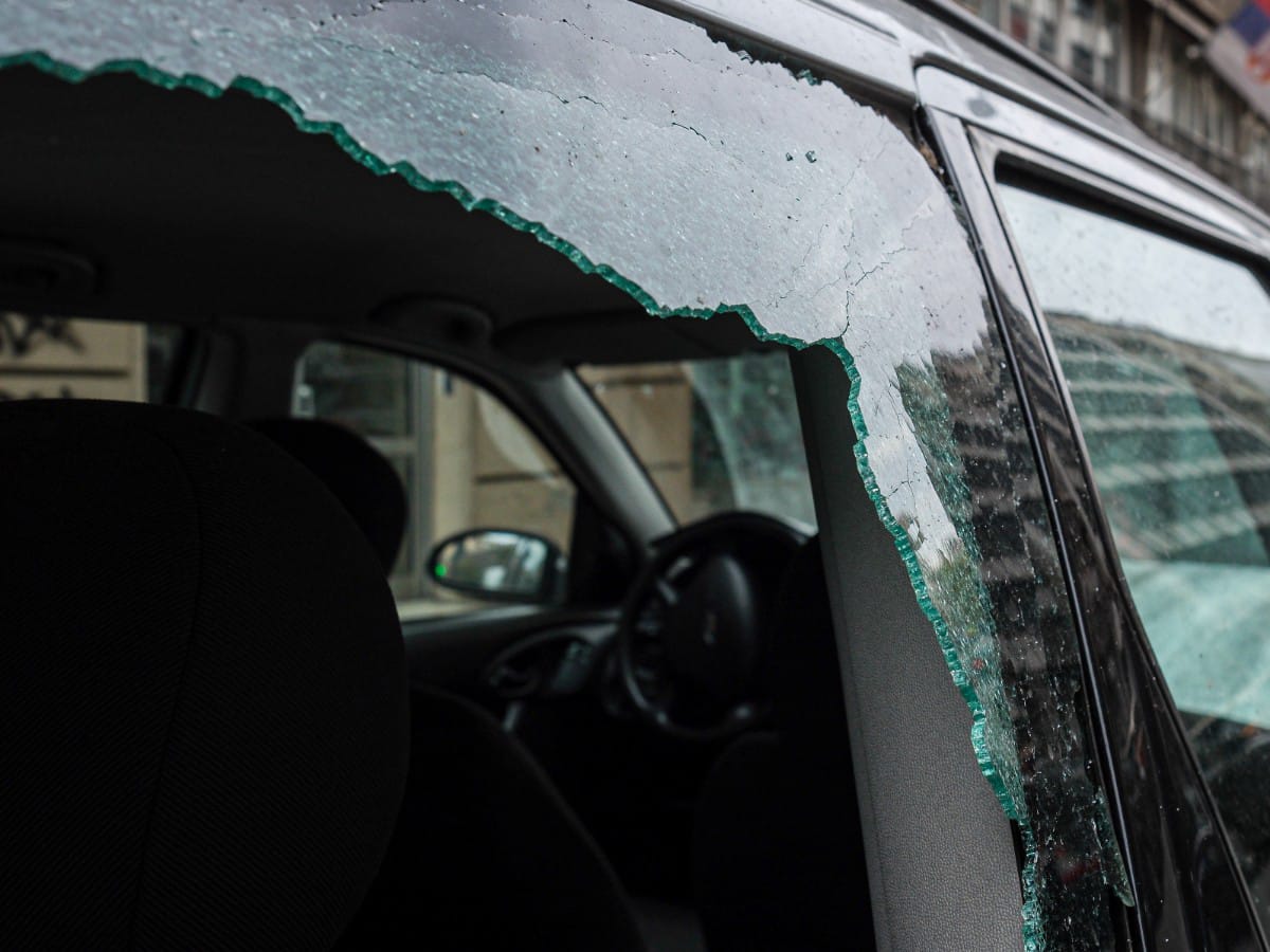 Oštećena zgrada u Kosovskoj (8).jpeg