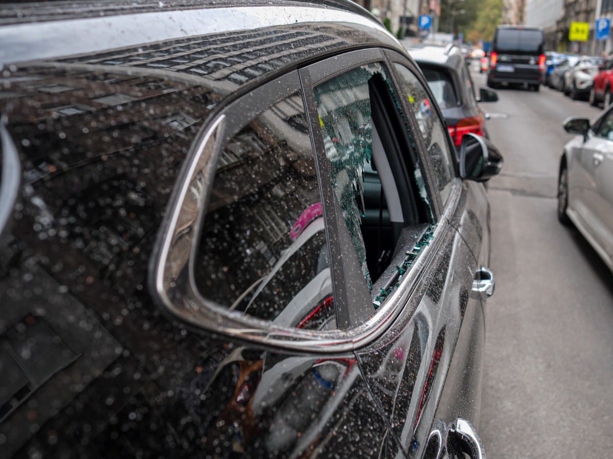 Oštećena zgrada u Kosovskoj (11).jpeg