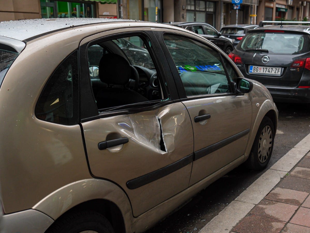 Oštećena zgrada u Kosovskoj (14).jpeg