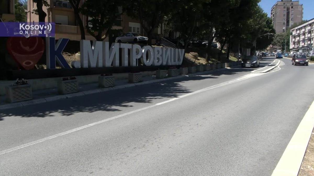 Uklonjen znak Volim K. Mitrovicu .jpg