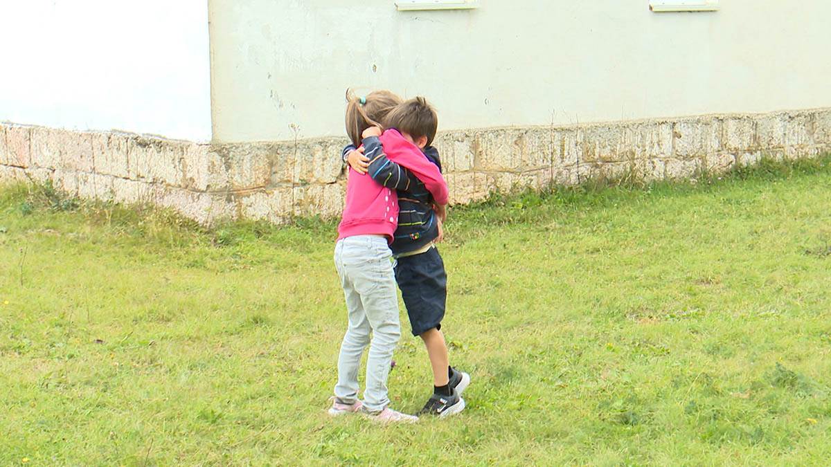 Monika je jedina učenica u školi koja je bila zatvorena punih 25 godina (7).jpg