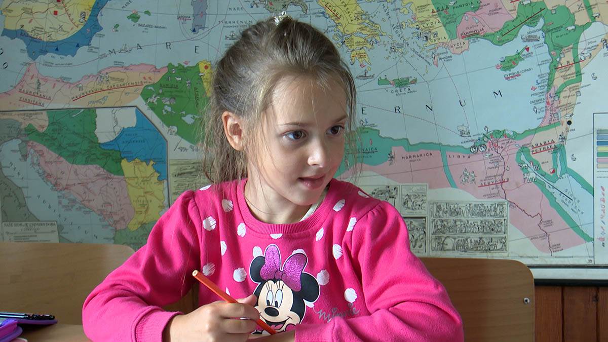 Monika je jedina učenica u školi koja je bila zatvorena punih 25 godina (1).jpg