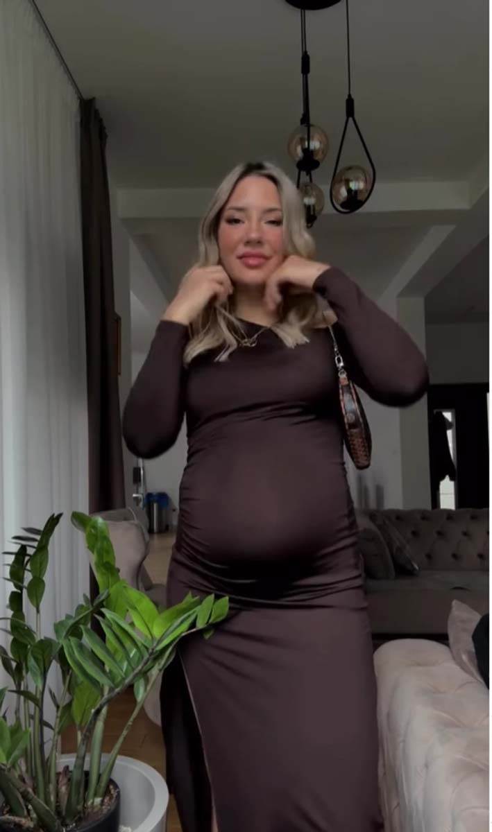 Skaj Vikler žena 1.jpg