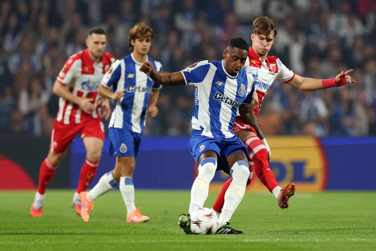 Vasilije Kostov u duelu na Zvezda Porto