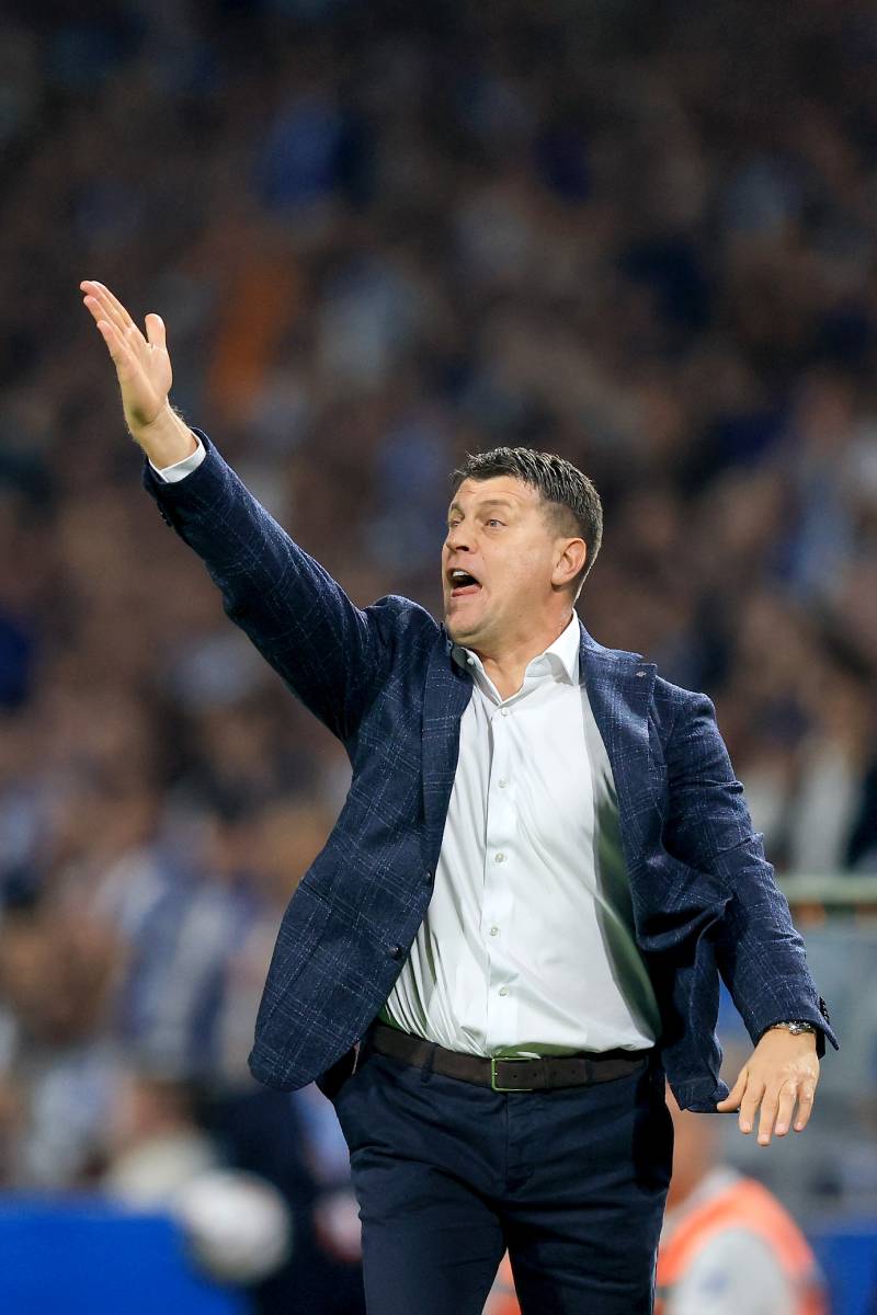 Vladan Milojević gestikulira na Porto Zvezda