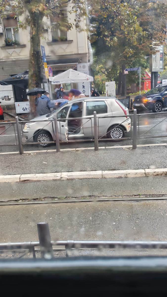 Saobraćajna nesreća na Bulevaru (3).jpg