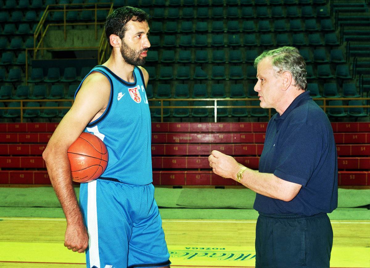 Dušan Duda Ivković i Vlade Divac sa reprezentacijom Jugoslavije