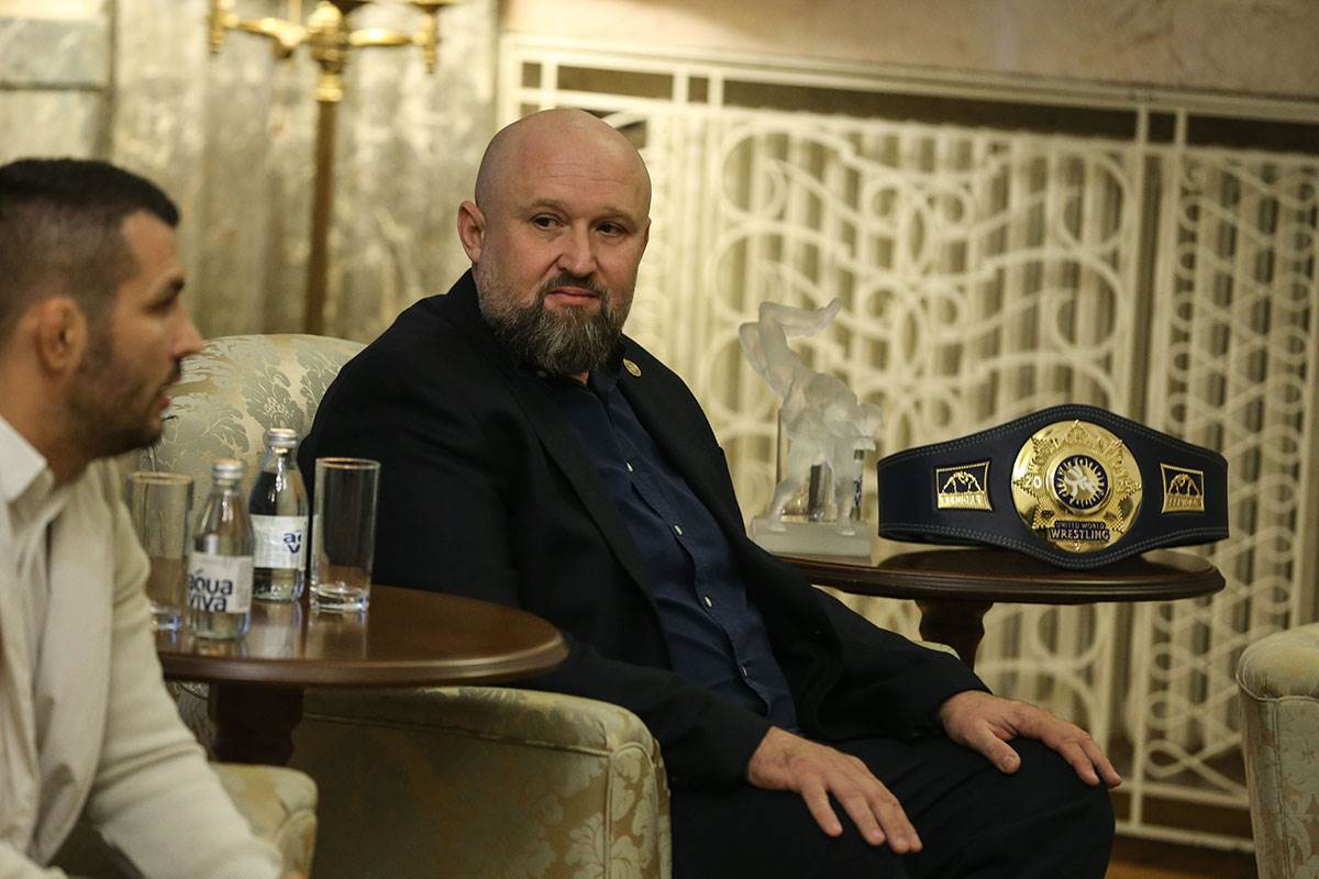 Aleksandar Vučić i Komarov (12).jpg