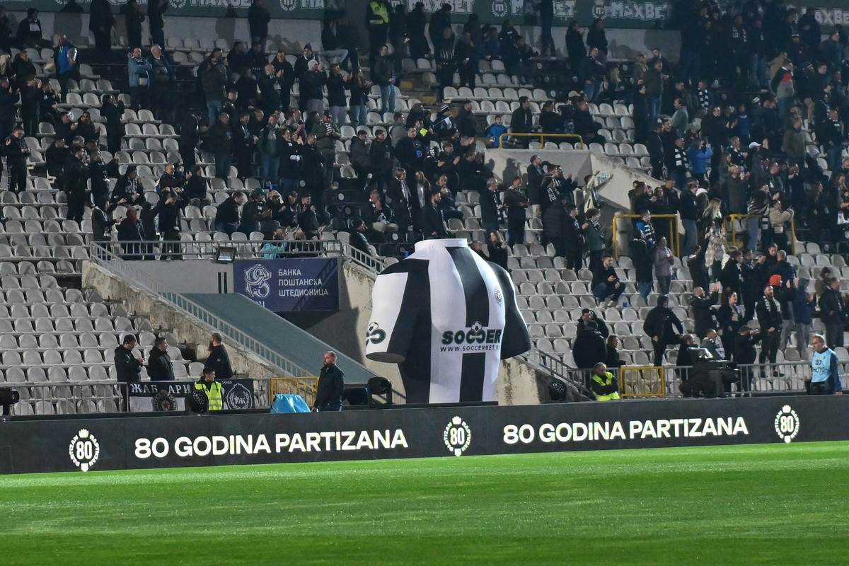 Maskota Partizana u Humskoj