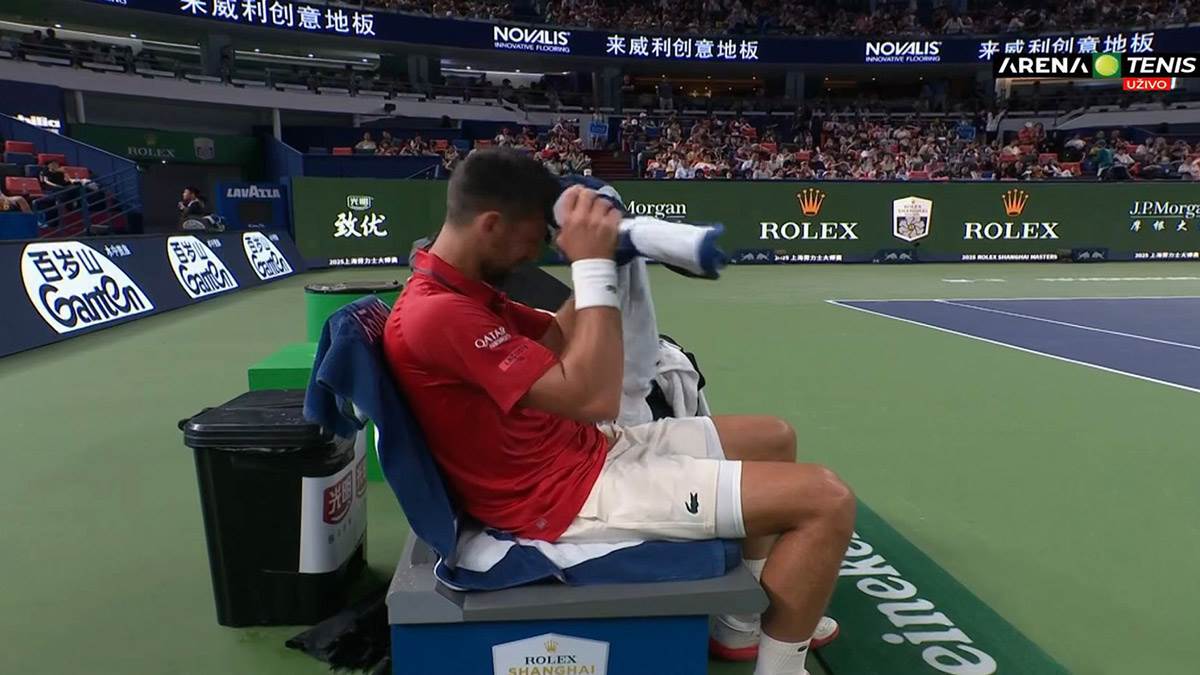 Novak Ðoković se rashladjuje u Šangaju