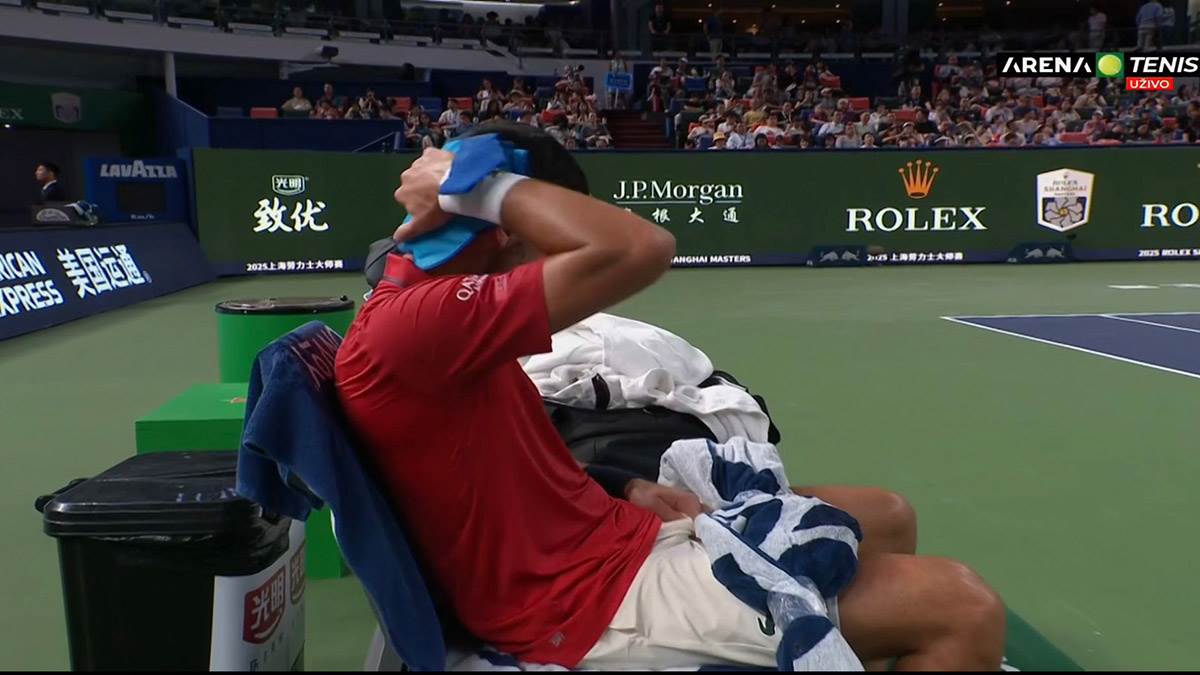 Novak Ðoković se rashladjuje u Šangaju