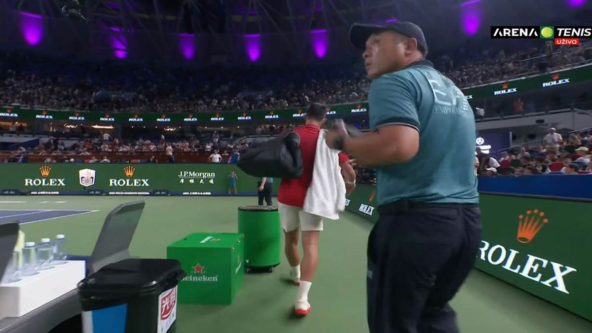 Novak Ðoković reakcija u Šangaju (4).jpg