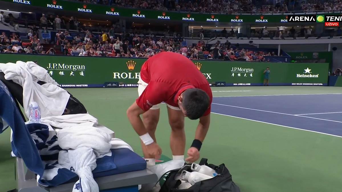 Novak Ðoković reakcija u Šangaju (6).jpg