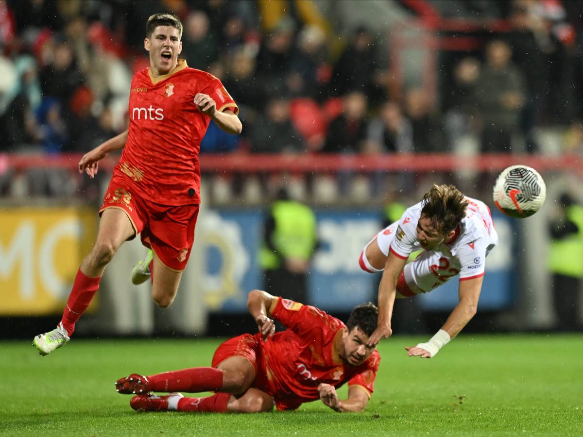 Fudbaler Napretka u duelu protiv Vasilija Kostova