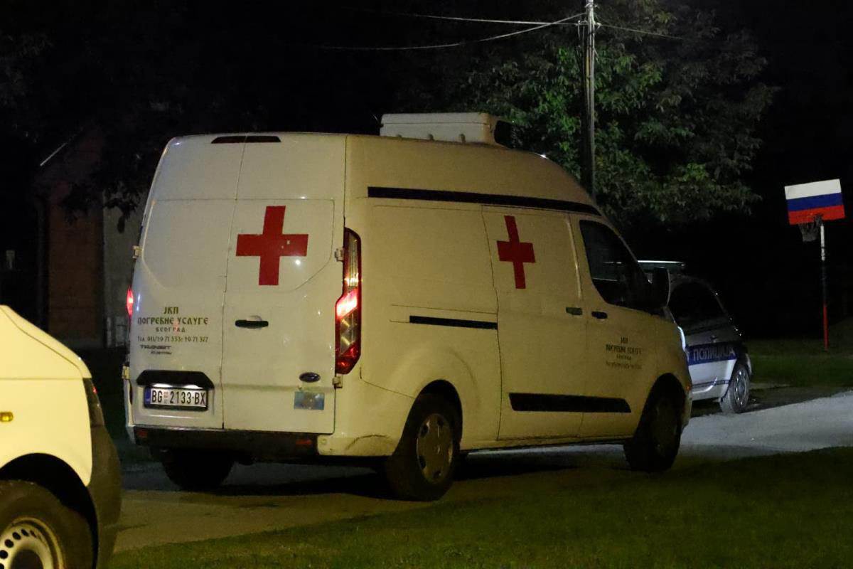 Uviđaj nakon ubistva u Boljevcima kod Surčina (12).jpg