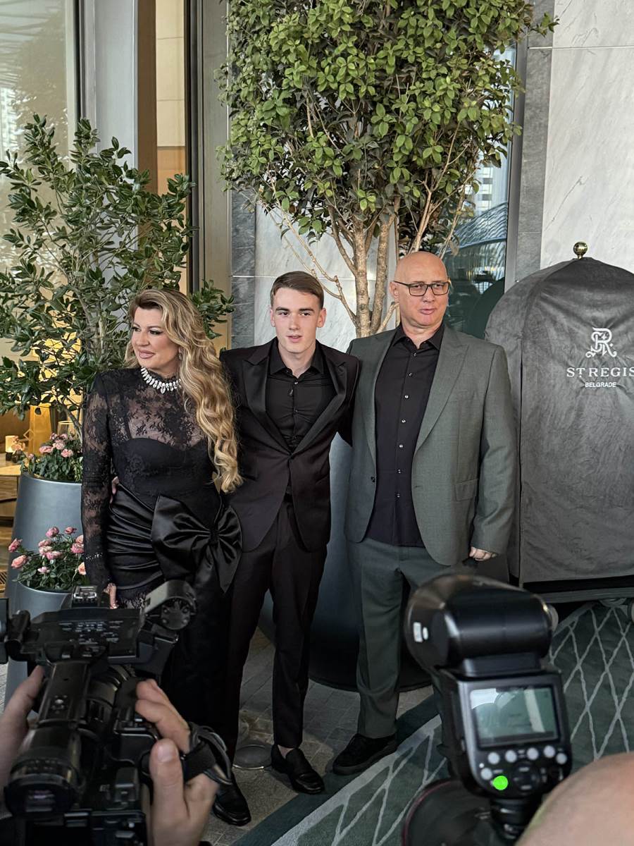 Viki Miljković i Taške sa sinom