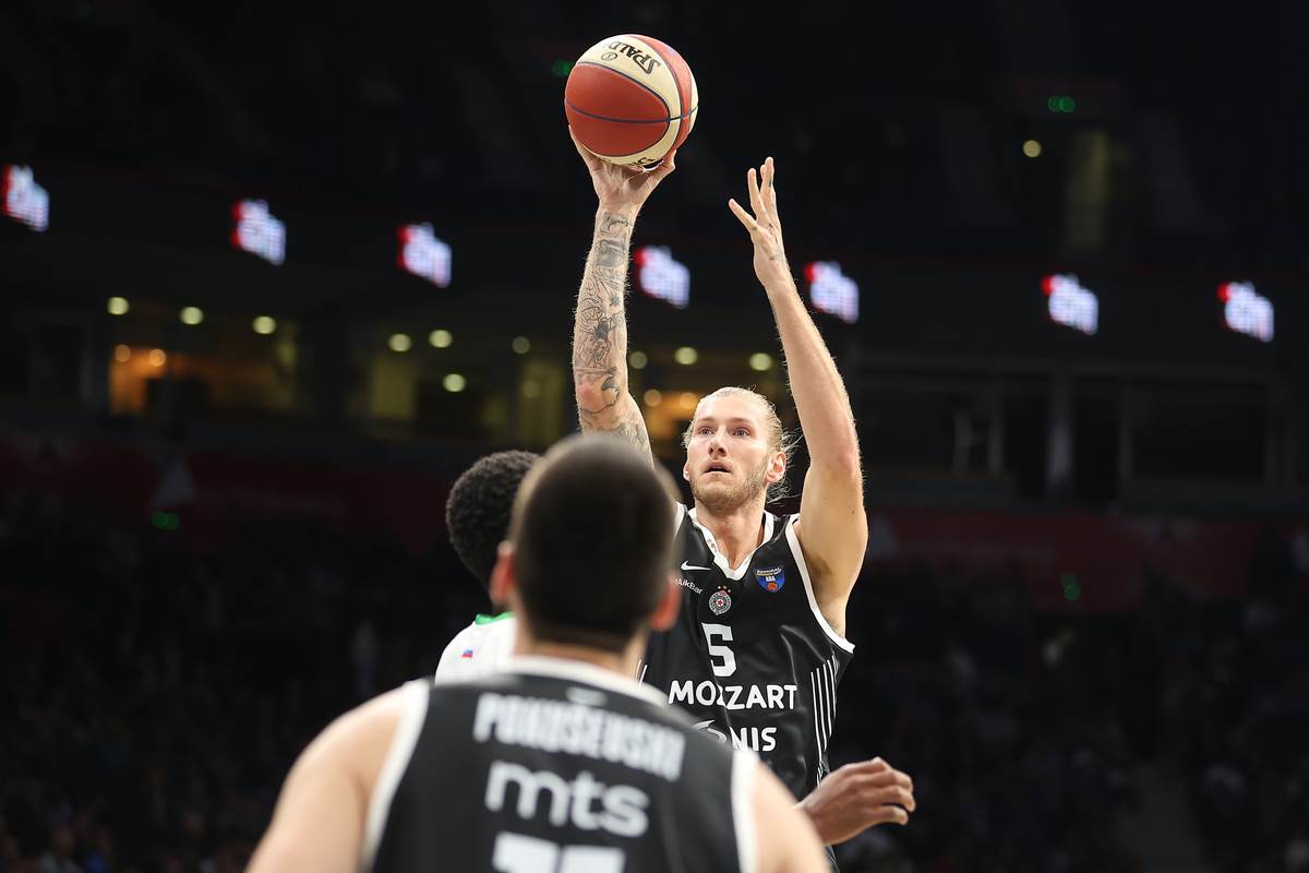 Partizan - Krka5.JPG