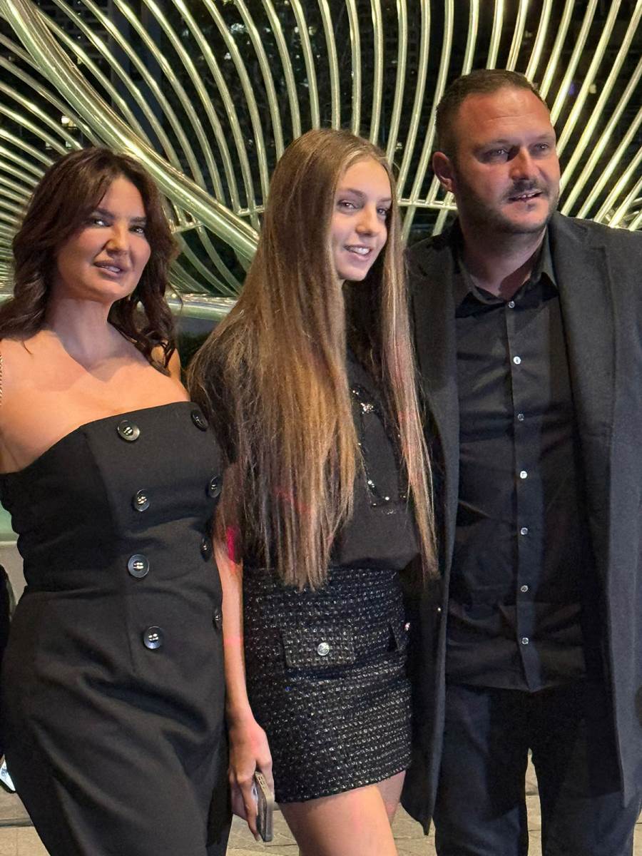 Dejan Petrović trubač sa suprugom i cerkom (2).jpg