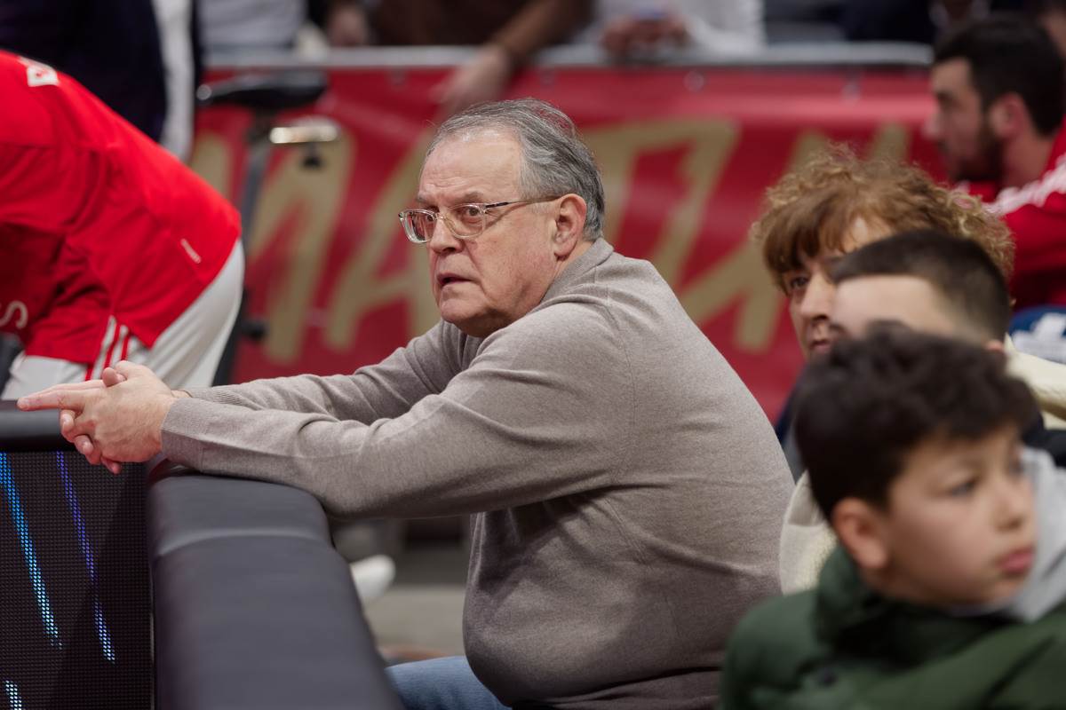 Nebojša Čović kao predsednik Zvezde na utakmici