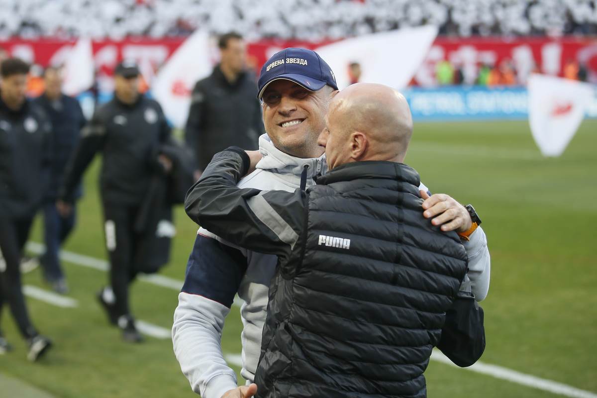 Igor Duljaj u zagrljaju sa Vladanom Milojevićem