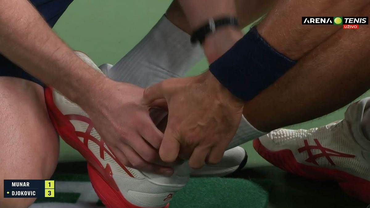 Novak Ðoković povreda 2.jpg