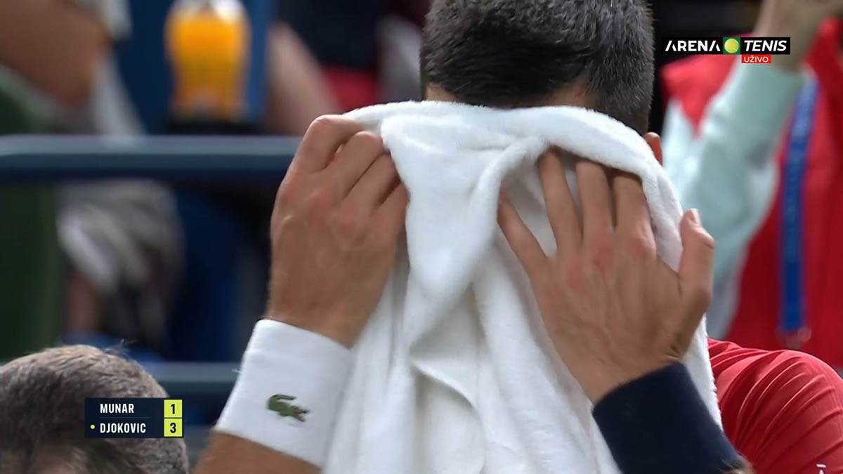 Novak Ðoković povreda 10.jpg