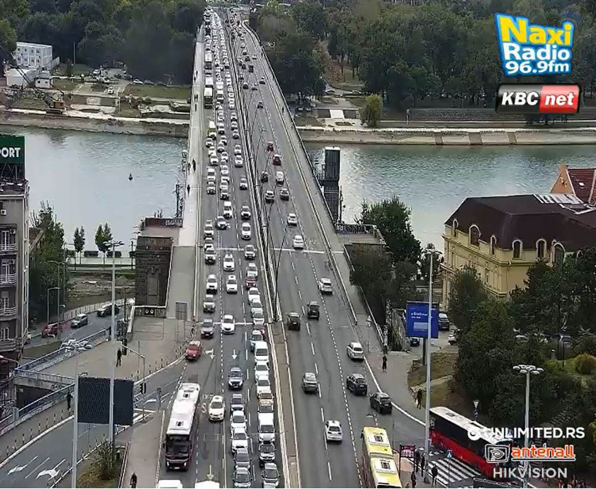 Gužve u Beogradu (2).jpg