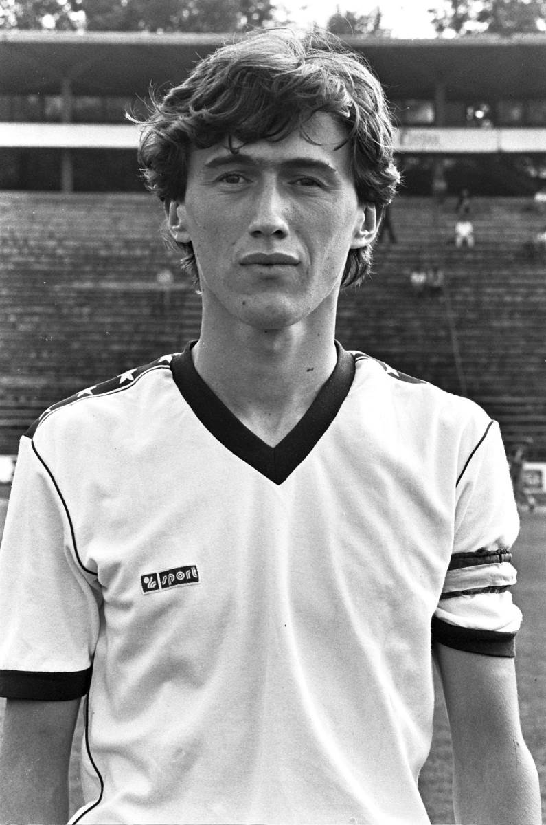 Predrag Pašić u dresu Sarajeva na Omladinskom stadionu