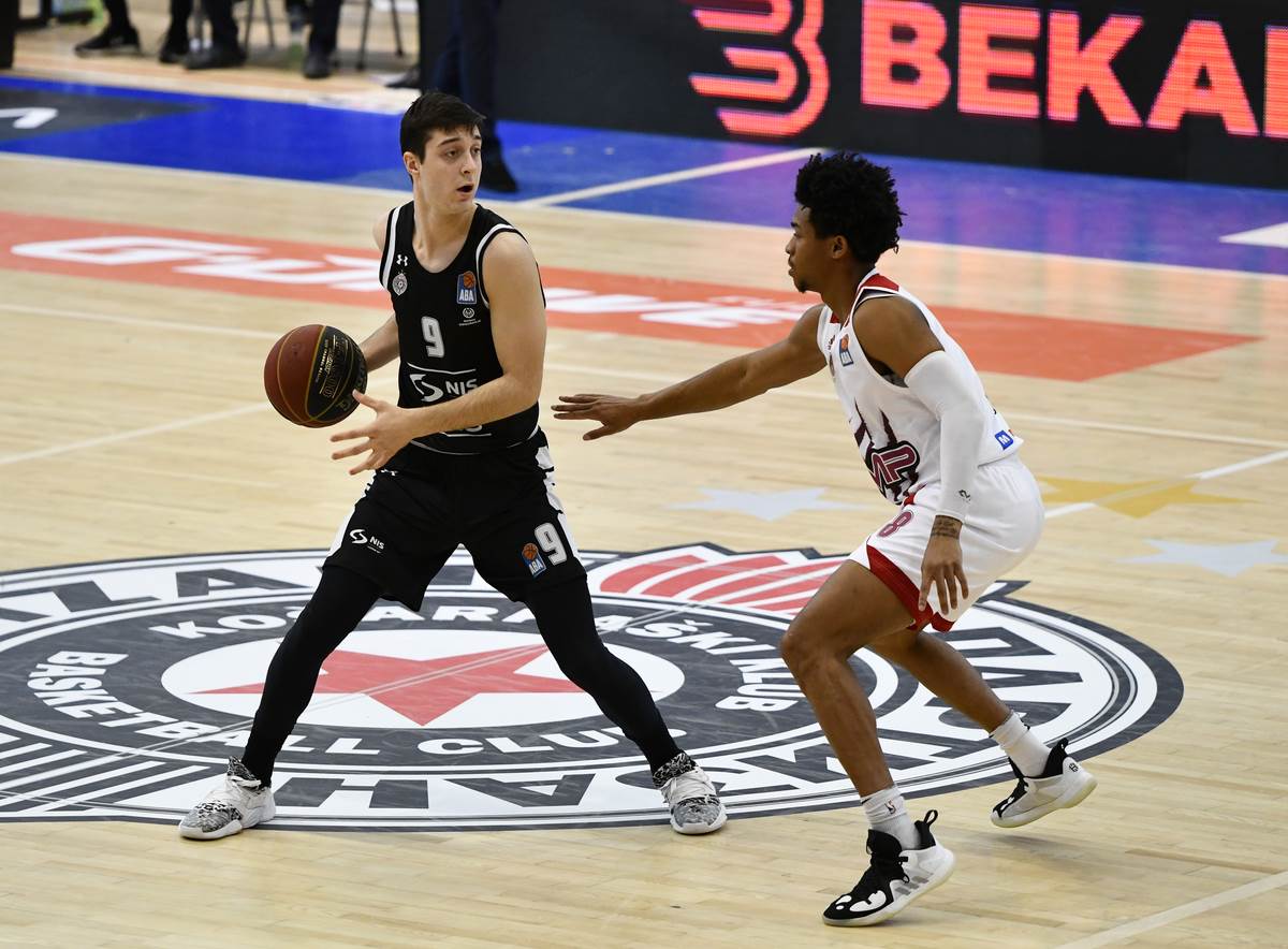 Lazar Stefanović na utakmici Partizan FMP