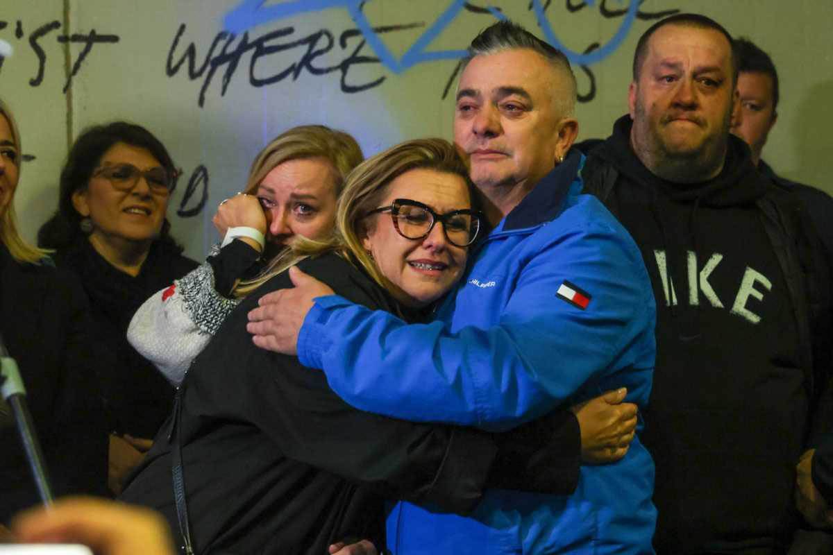 Halidov harmonikaš i sin pevaju u suzama (1).jpg