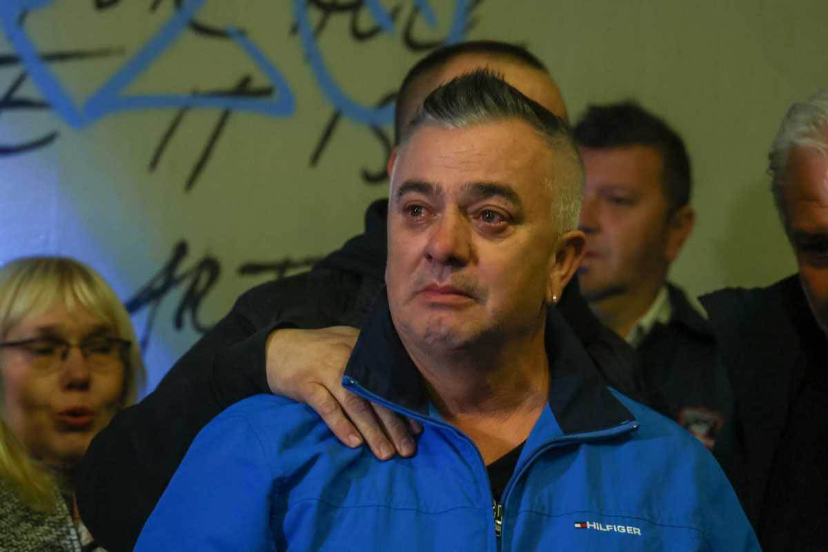 Halidov harmonikaš i sin pevaju u suzama (6).jpg