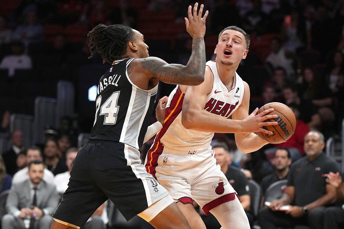 Nikola Jović protiv San Antonija