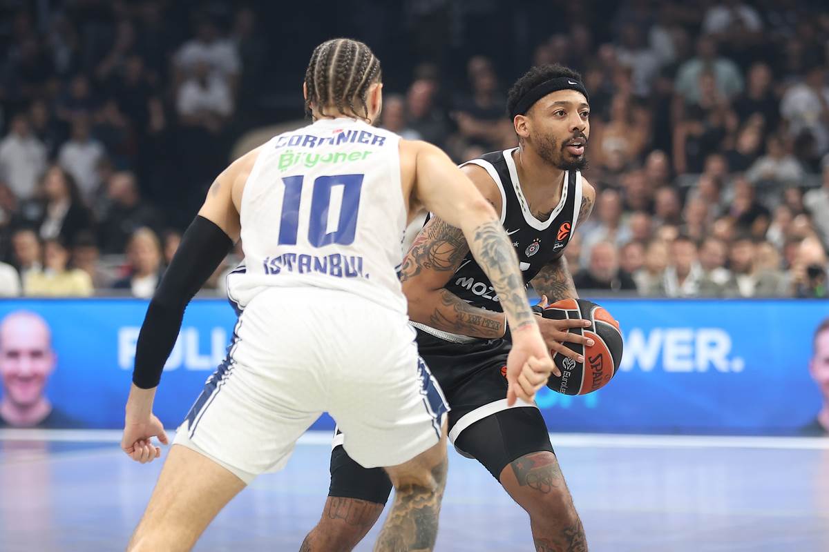 Partizan - Efes  (6).JPG