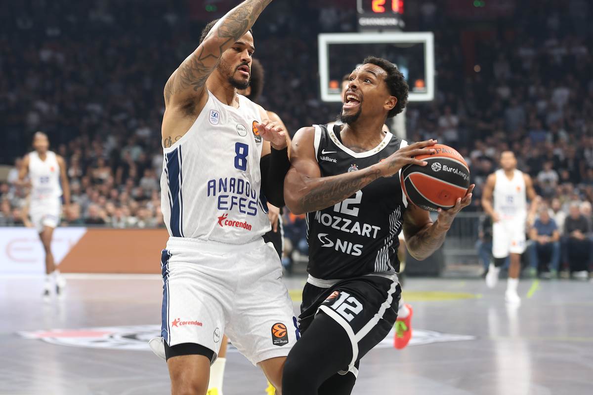 Partizan - Efes  (7).JPG