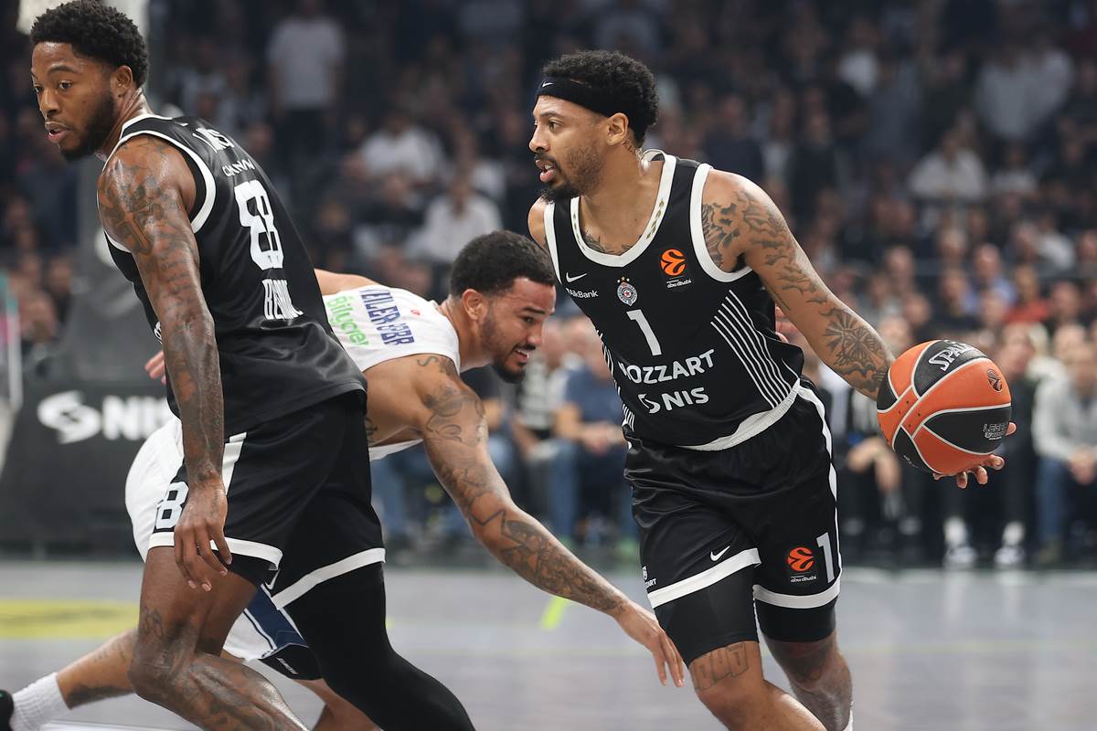 Partizan - Efes  (9).JPG