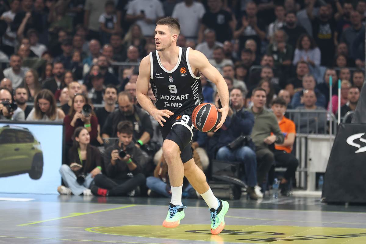 Partizan - Efes  (2).JPG